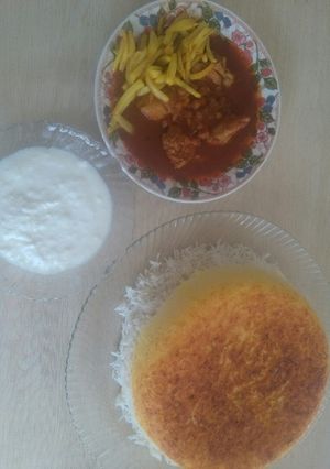 عکسی از دستور خورشت قیمه به همراه ته چین