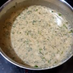 A picture of Dhaniya pudina Chutney.