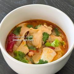 A picture of Creamy Tom Yum Soup.