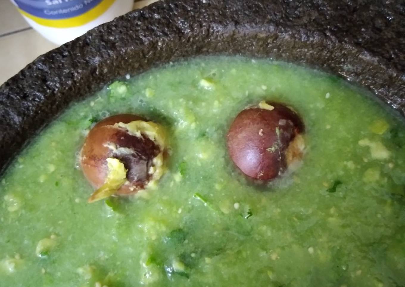 Salsa verde con aguacate