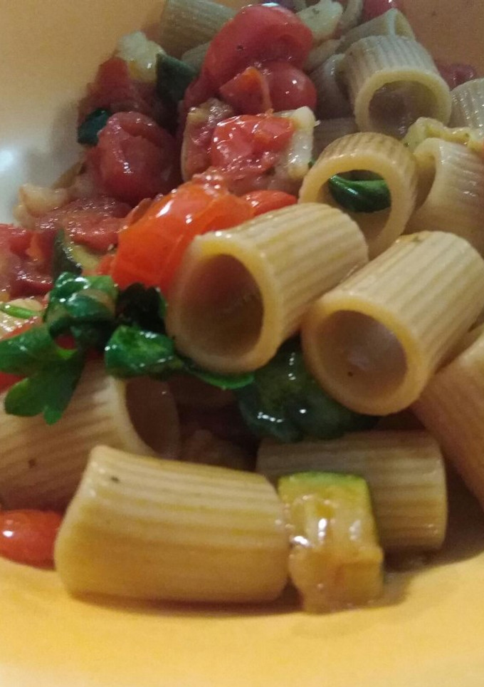 Foto di Pasta Integrale con Gamberetti e Verdure