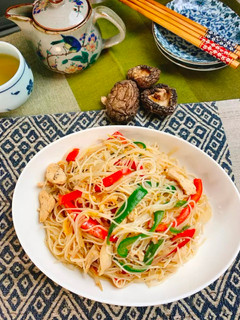 A picture of Shiitake powder adds the Umami taste - fried rice noodles with plenty of chicken.