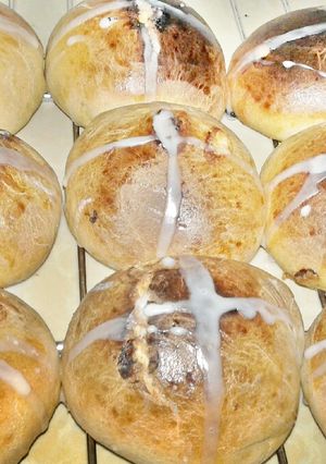 A picture of Sweet cross buns.