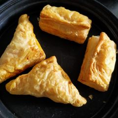 A picture of Veg Puff.