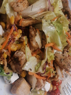 Una foto de Ensalada de pollo