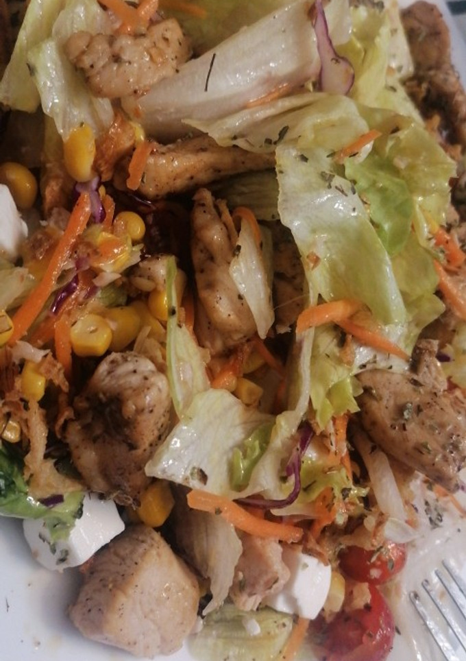 Una foto de Ensalada de pollo