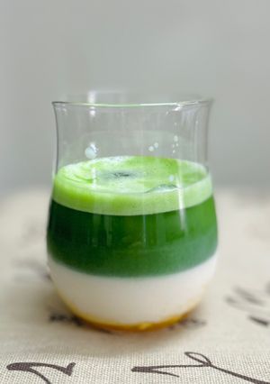 Hình của món Matcha latte xoài.