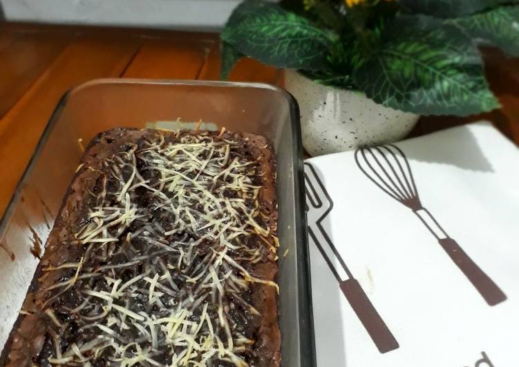 Bagaimana Membuat Fudgy shiny crust brownis no oven yang Enak Banget