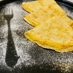 A picture of Lemon Crêpes.
