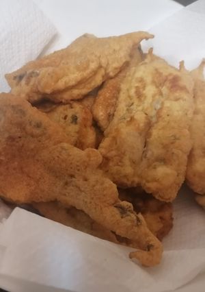 Una foto de Pescado frito.. Ñam con papas cocidas