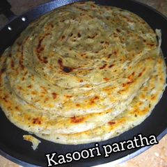 A picture of Kasoori paratha.
