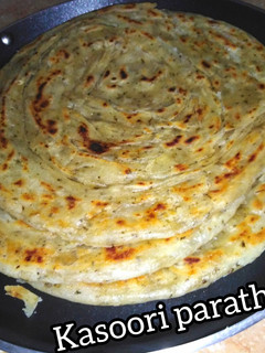 A picture of Kasoori paratha.