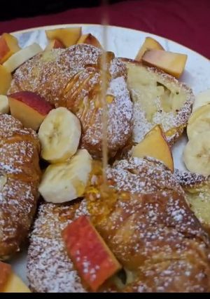 A picture of Croissant French toast.