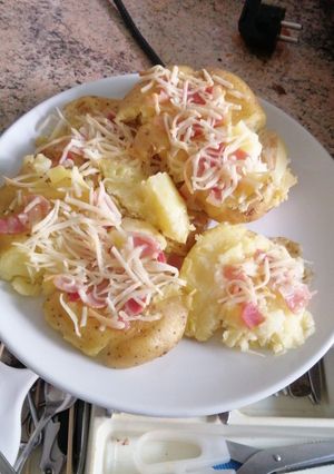 Una foto de Patatas puñetazo con bacon y queso