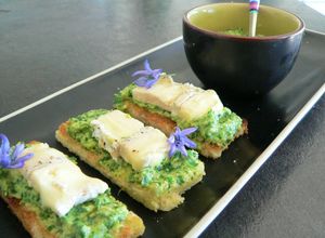 Une photo de Tartinade aux asperges vertes, cresson des fontaines et roquette