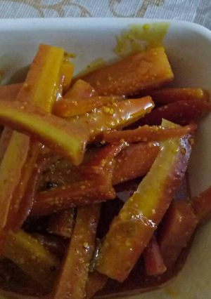 A picture of Gajar ka aachar.