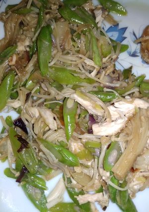Foto resep Tumis buncis enoki ayam suwirr