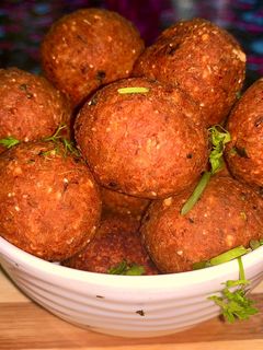 மட்டன் (கறி) கோலா உருண்டை (Mutton kari kola urundai recipe in tamil) செய்முறை முக்கிய புகைப்படம்