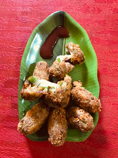 भात व पोळी बुलेट (Left Over Bhat Poli Bullets Recipe In Marathi) रेसिपी चे मुख्य फोटो