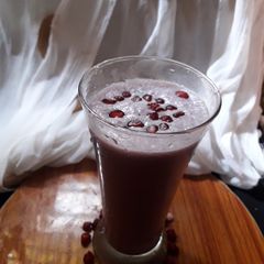 A picture of Pomegranate milkshake.