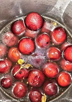 गुलाब जामुन (gulab jamun recipe in Hindi) रेसिपी मुख्य फोटो