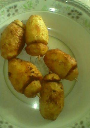 A picture of Potatoes wit mince meat.