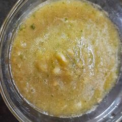 A picture of Cucumber and tomato chutney.