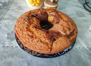 Foto di Ciambellone variegato vaniglia e cioccolato fondente