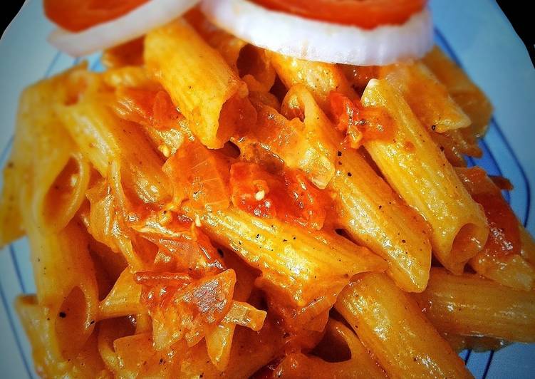 Recipe of Tasty Indian style onion tomato pasta