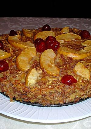 Foto principal de Tarta de copos de avena con manzanas, nueces y sacarina