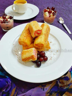 A picture of French Toast Roll Ups.