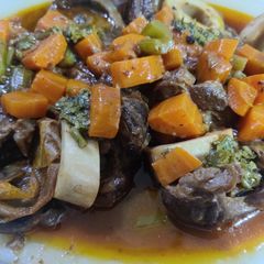 A picture of Osso Buco.