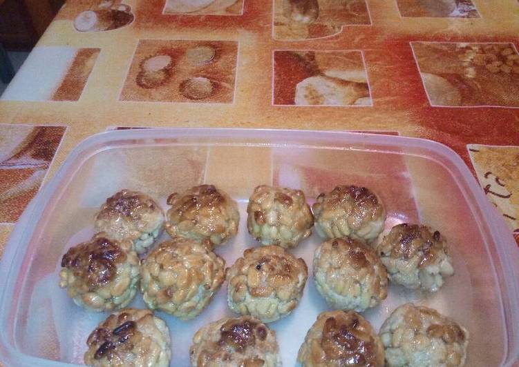 Recipe of Favorite Panellets de piñones