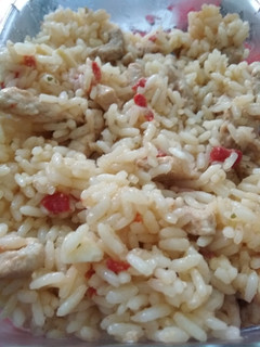 Una foto de 🍚 Arroz con lomo