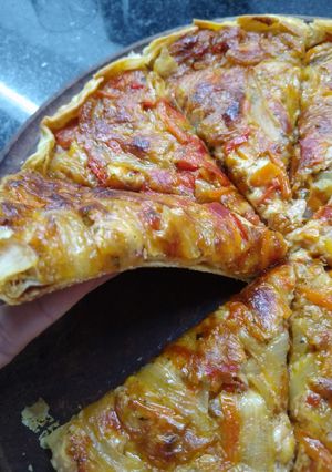 Una foto de TARTA DE ATÚN 🐟 (fácil y delicioso ❤️)