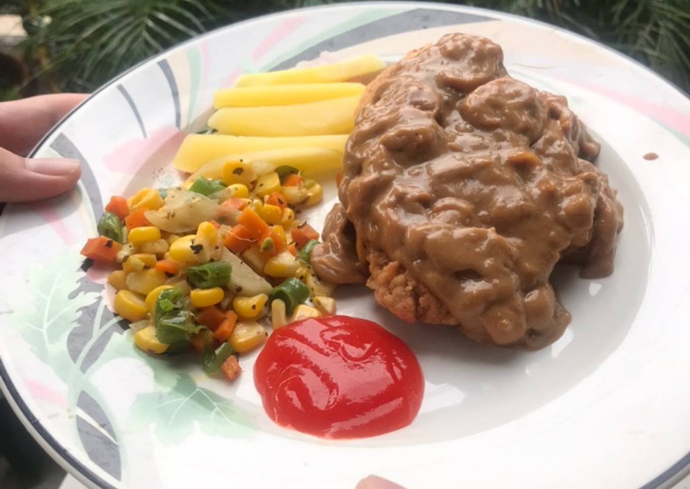 Chicken steak with mushroom sauce