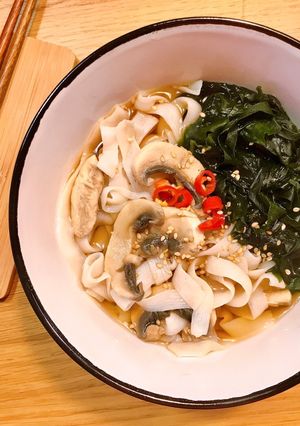 Hình của món Mì Nưa Yến Mạch (Shirataki) Súp Nấm Rong Biển.