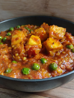 મટર પનીર (Matar Paneer Recipe in Gujarati) રેસીપી મુખ્ય ફોટો