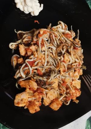 Una foto de Salmón con gulas