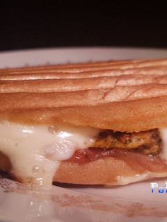 Una foto de Bocadillo en sandwichera