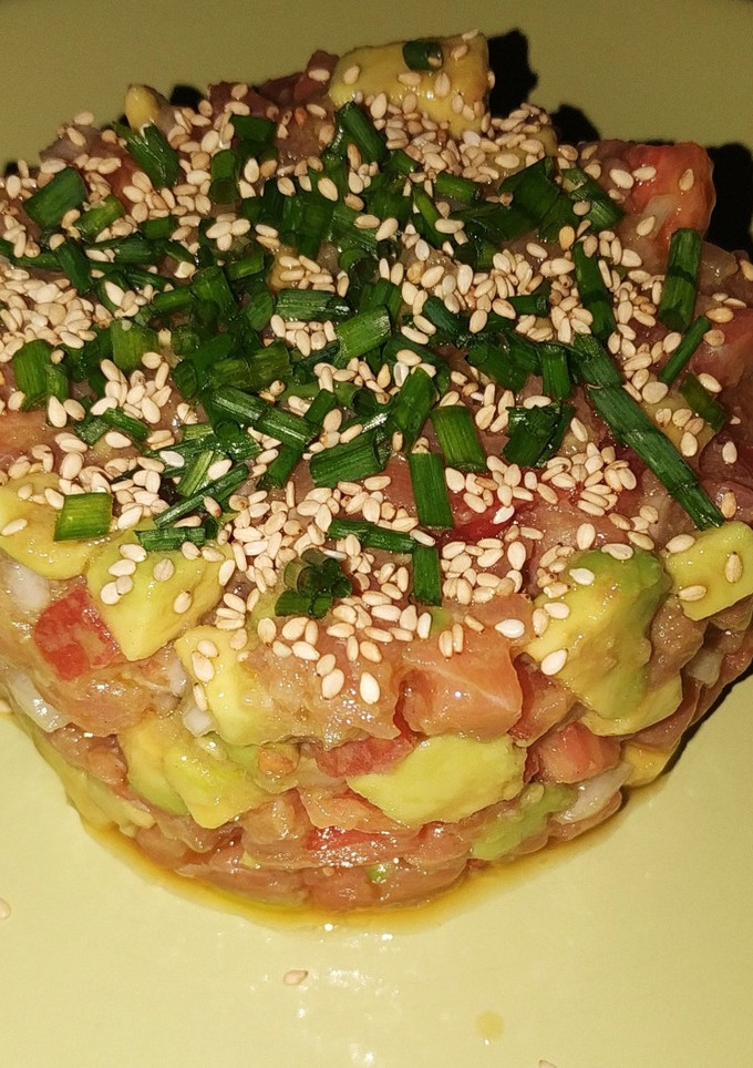Una foto de Tartar de salmón ahumado