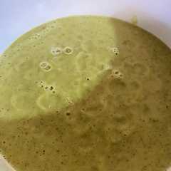 Una foto de Crema de zucchini y pollo