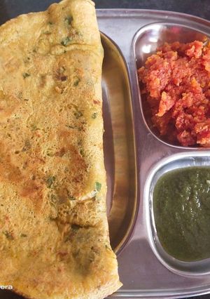 A picture of Methi green onion cheela.
