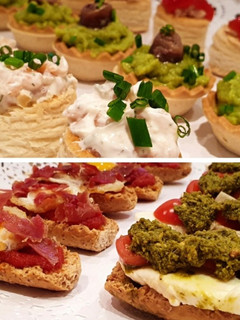 Una foto de 5 ideas de aperitivos o entrantes con canapés muy fáciles