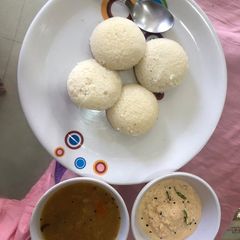 A picture of Fluffy idli.