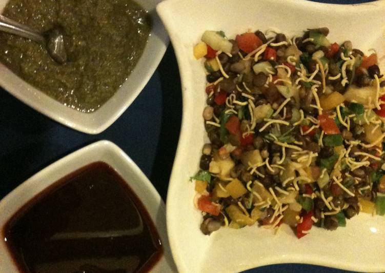 Moong-Moth and Masoor Sprout Chaat