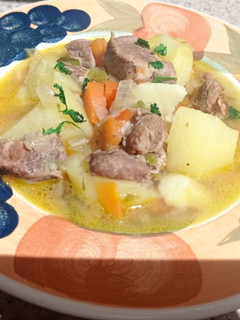 Una foto de Estofado de patatas y carne