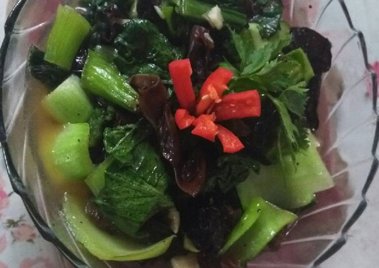 Bumbu Membuat Cah sawi daging jamur kuping yang nikmat