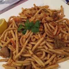 مكرونه اسباغيتي باللحمه والصلصه الحمراء 😋-レシピのメイン写真