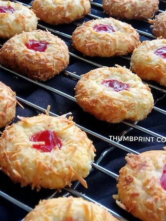 Easy Ways Prepare Recipes Crunchy Strawberry Cheese Thumbprint Cookies the Awesome  Delicious.